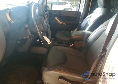 2017 Jeep Wrangler Unlimited Sahara z USA, uszkodzony, nr VIN 1C4HJWEG4HL533780